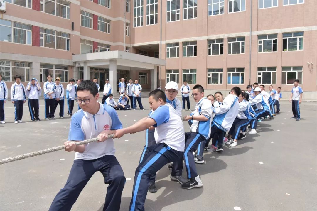 安阳市虹桥中学校服图片