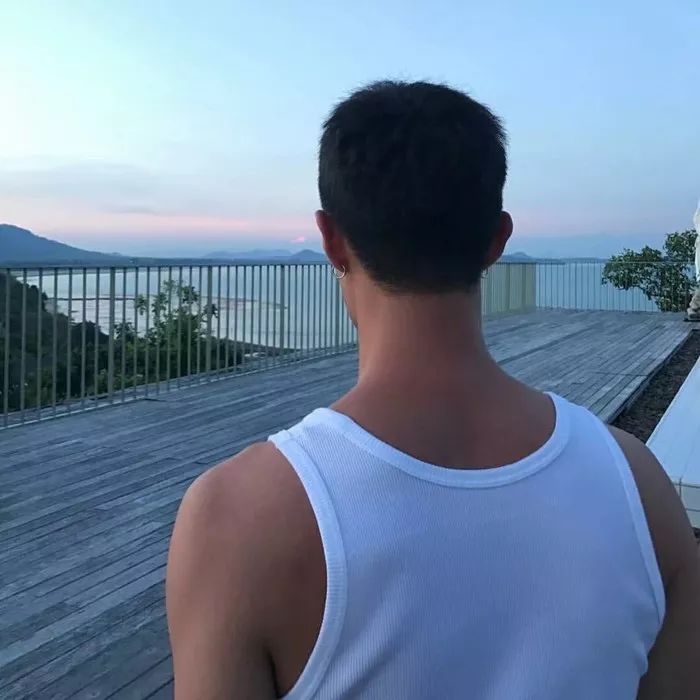 头像你是我既想对全世界炫耀又不舍得和任何人分享的人