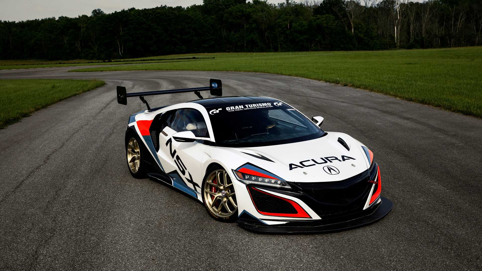 另外四台分别是讴歌rdx a-spec,讴歌tlx gt,以及两台讴歌nsx,其中一台