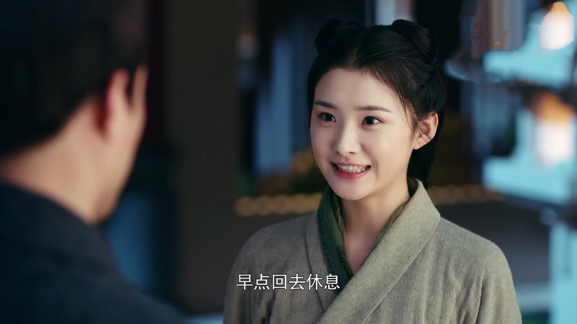 的剧情中,容乐因为被身边的人泠月设计陷害,污蔑容乐养男宠,杀孙雅璃