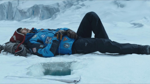 男子掉入深渊看到下面的状况他该怎么走出去