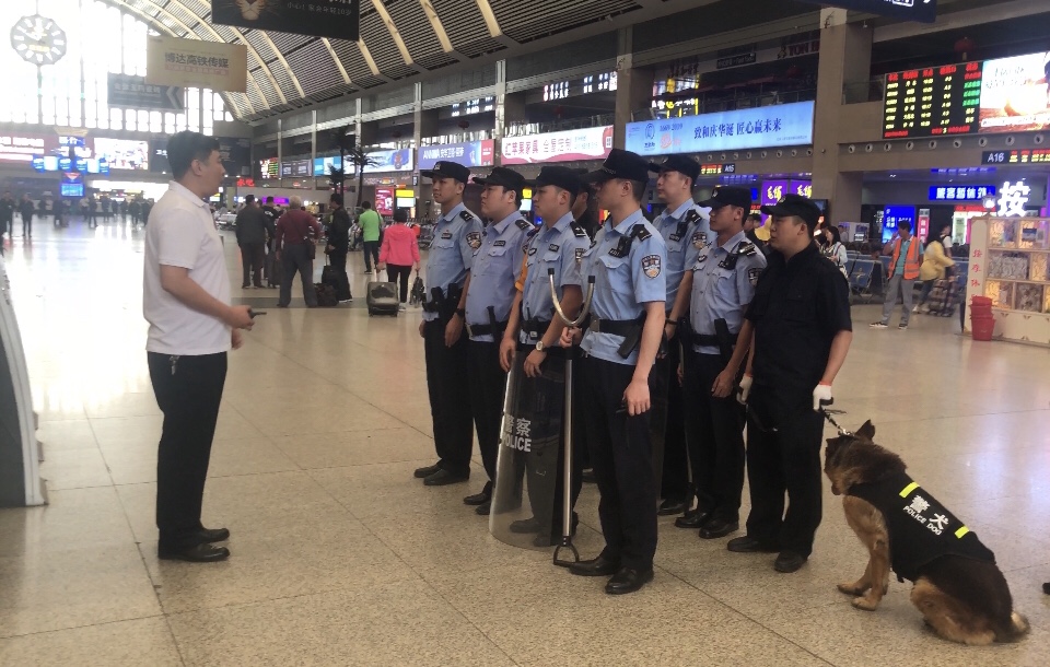 不忘初心,牢记使命 沈阳车站派出所承重任勇担当锻造平安金盾_演练