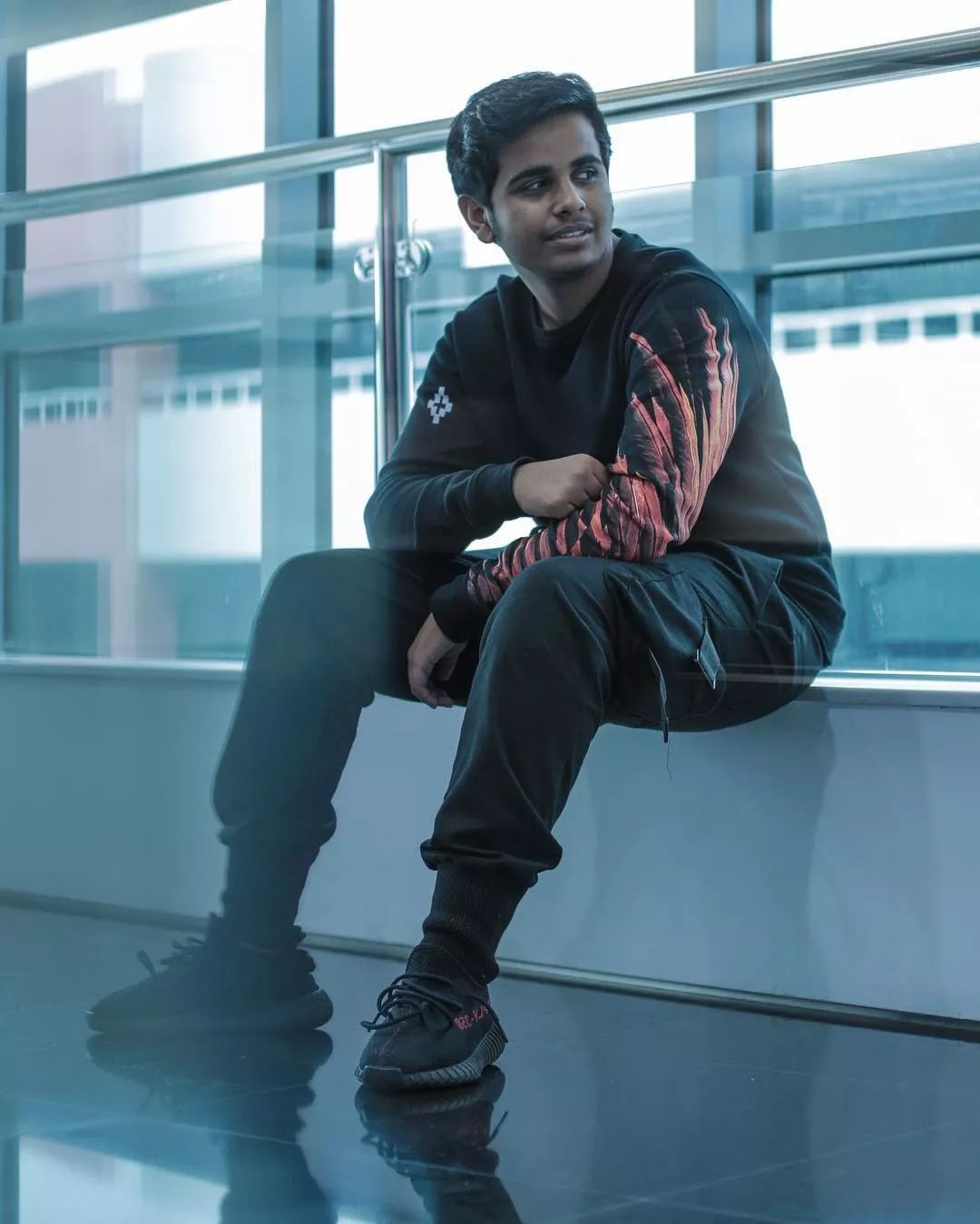 15 岁秀百万球鞋收藏,两年后已是亿万富翁_rashed