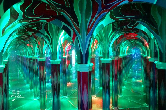 广东清远牛鱼嘴玻璃空中漂流一路尖叫中治愈易碎的玻璃心