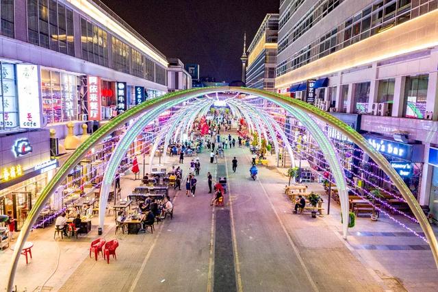 终于等到你南开区时代奥城夜市周日开街夏季延时至凌晨3点