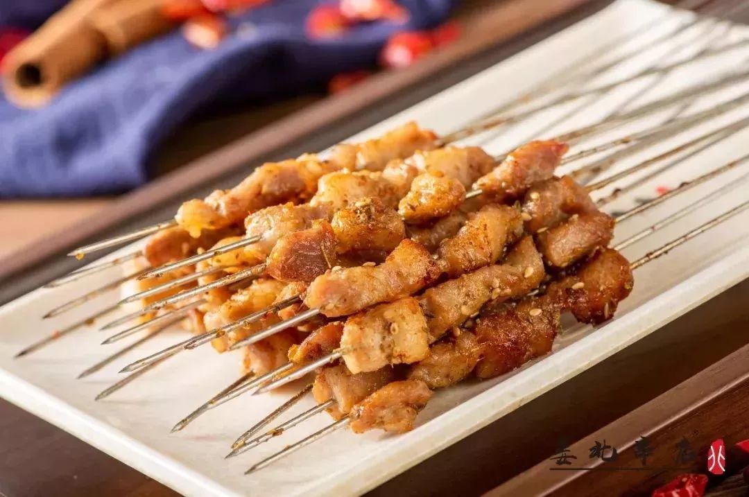 爱尚青岛这家爆红的东北烧烤店在青岛开第6家分店了99的好吃嘴都把持