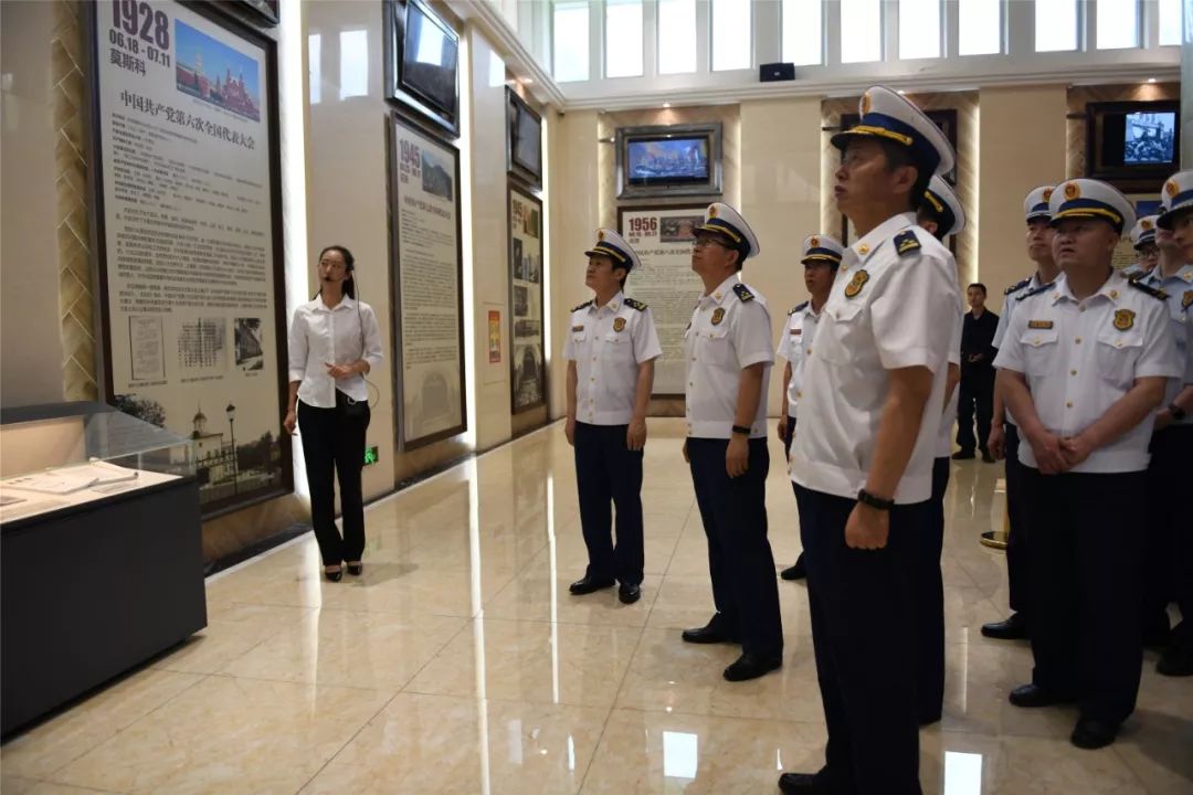 忆峥嵘岁月寻初心使命新疆总队开展不忘初心牢记使命主题教育参观见学