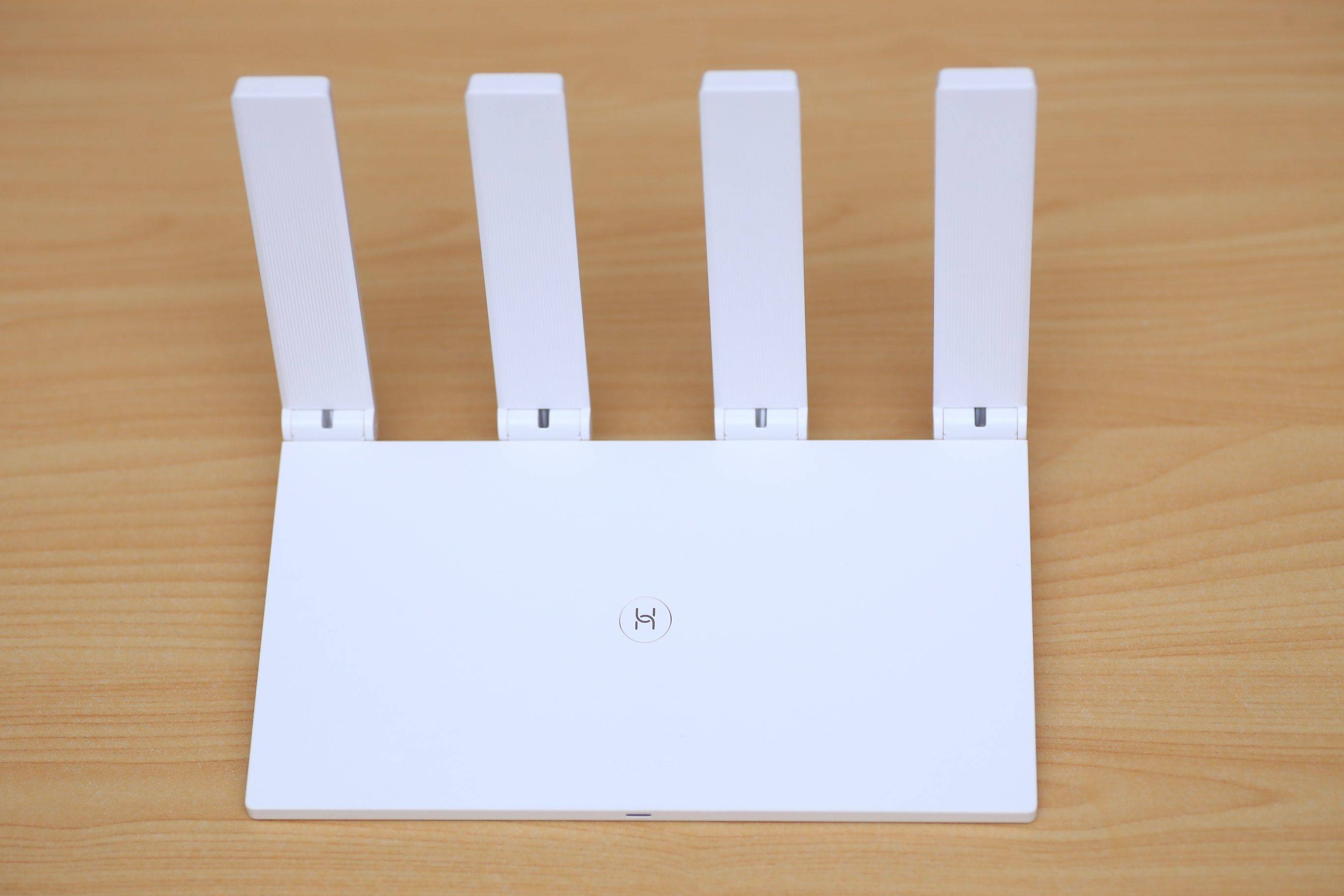 穿墙好帮手——huawei 华为 ws5200四核版全千兆双频路由器_hilink