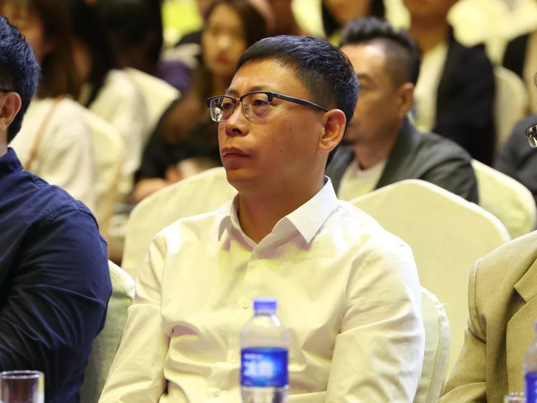 主要领导和嘉宾:辽宁卫视《辽宁新闻》主播吴庆久主持本场新闻发布会