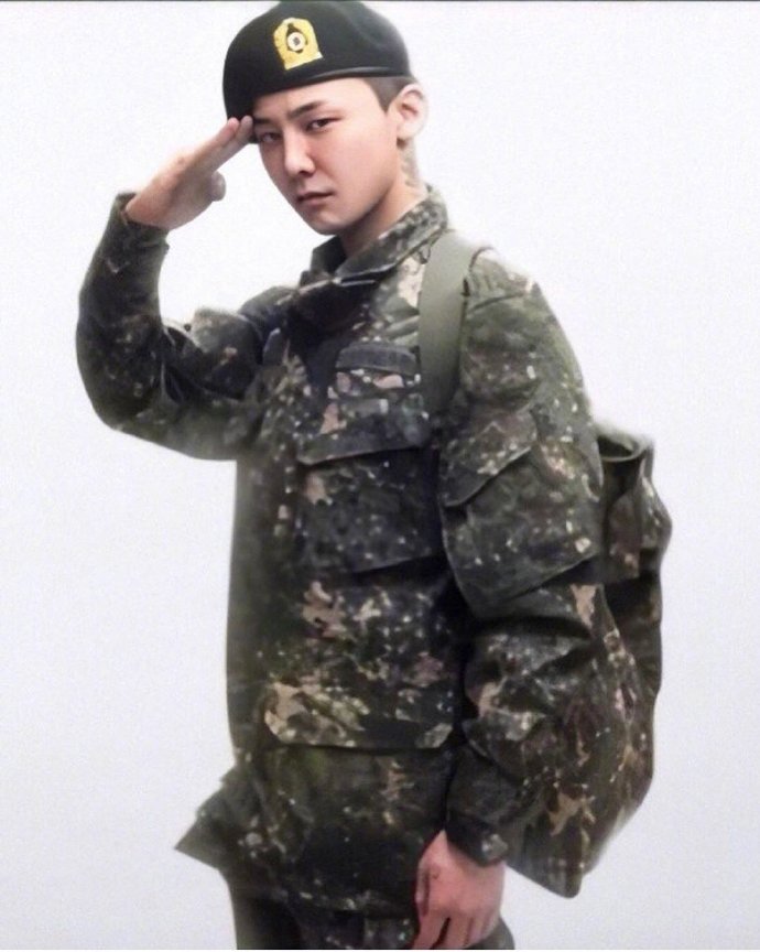 权志龙入伍军人装合集分享这么帅气的兵哥哥去哪里找55军队里的小可爱