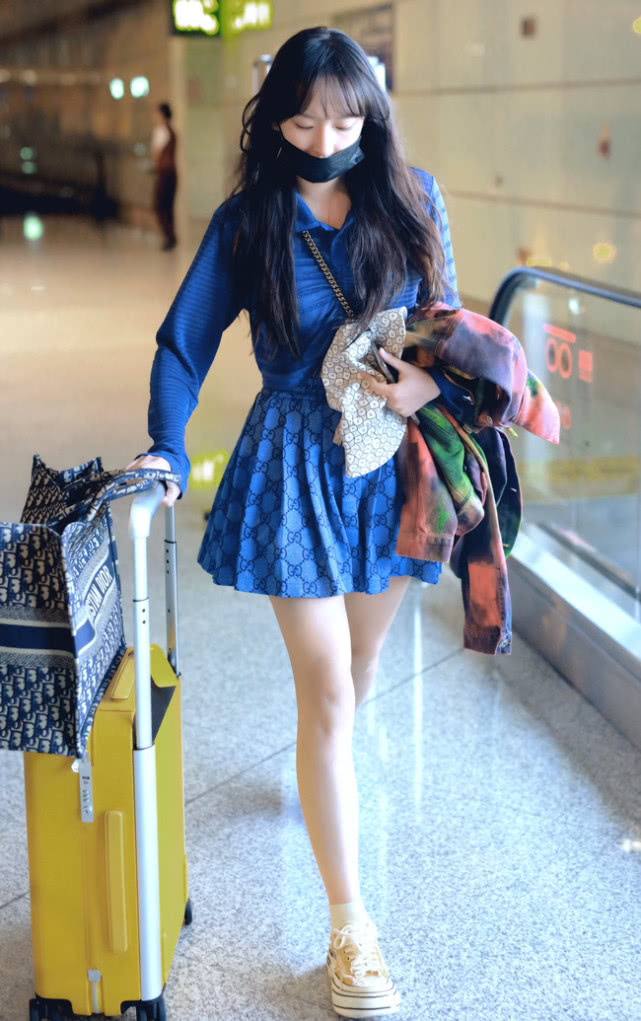 程潇终于逆袭成腿精30cm百褶裙穿出圆规腿瘦了十斤