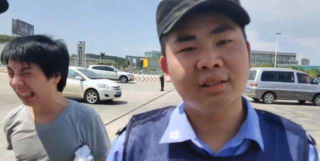 可是其他几个人都不理解董小飒的心,闹掰之后,霸哥结婚