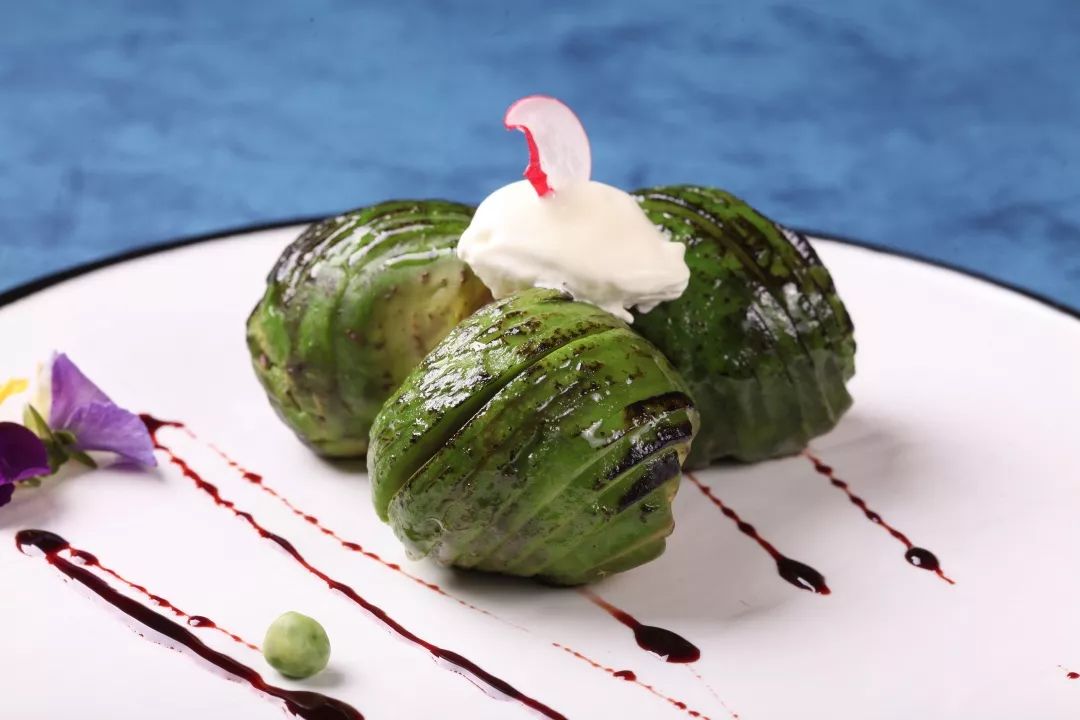 吞拿鱼牛油果沙拉western food法式煎鹅肝越南春卷蒜香黄油红虾惠灵顿