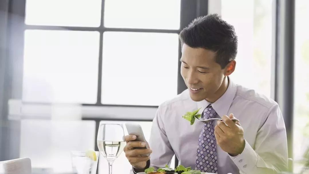 养生贵在"按时"_人体