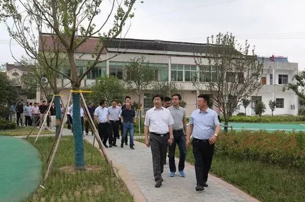 市政协副主席张耀钢参加活动.