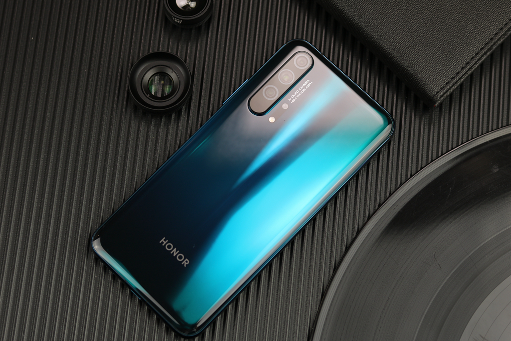 原创号称多环境全天候拍照的荣耀20pro实测夜景拍摄效果究竟如何