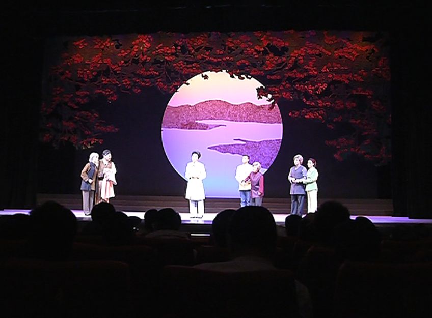 日前,大厂评剧歌舞团演艺有限责任公司董事长赵德平携现代评剧《秋月