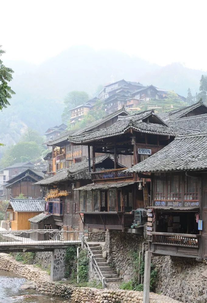 中国传统民居苗寨