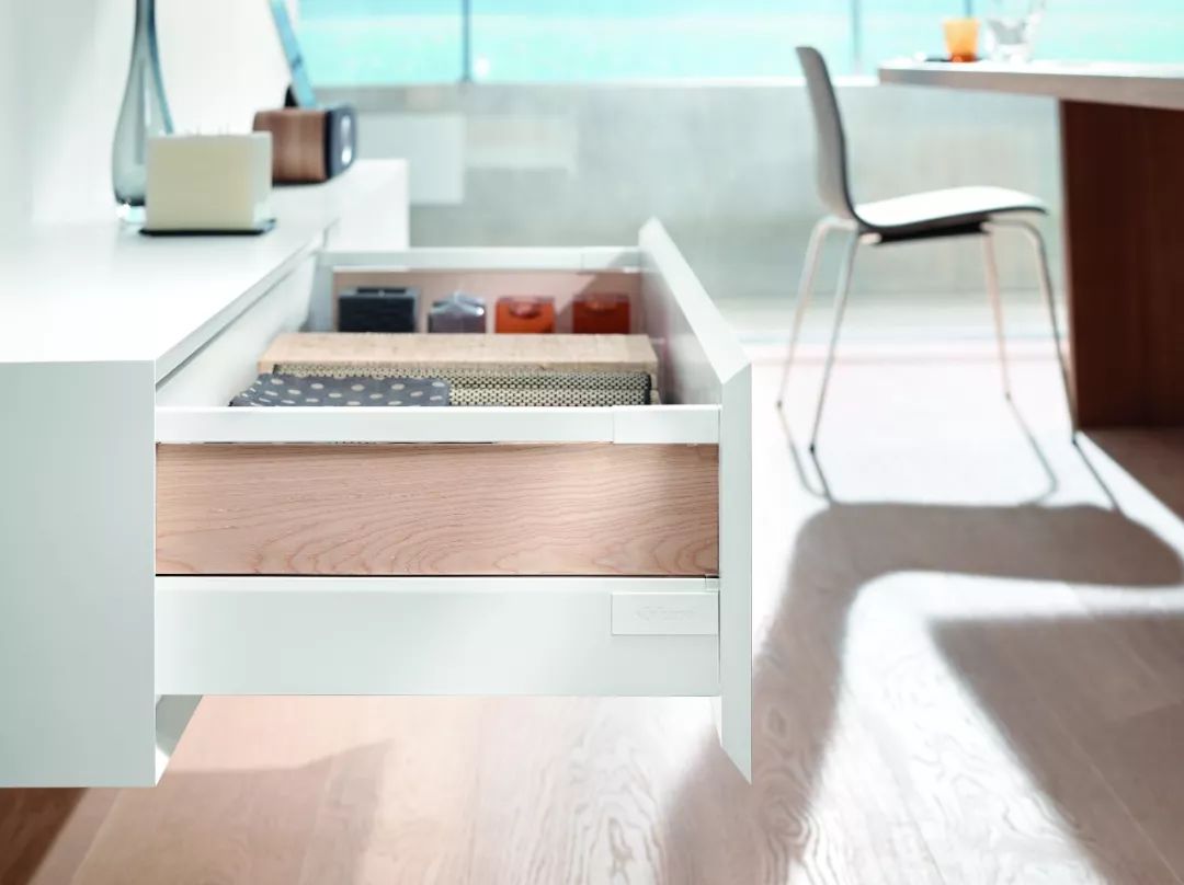 blum百隆抽屉家族中的极简主义tandemboxantaro豪华金属抽方杆系列