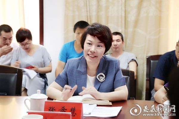 张希慧:大力推进"五办五公开" 持续优化营商环境