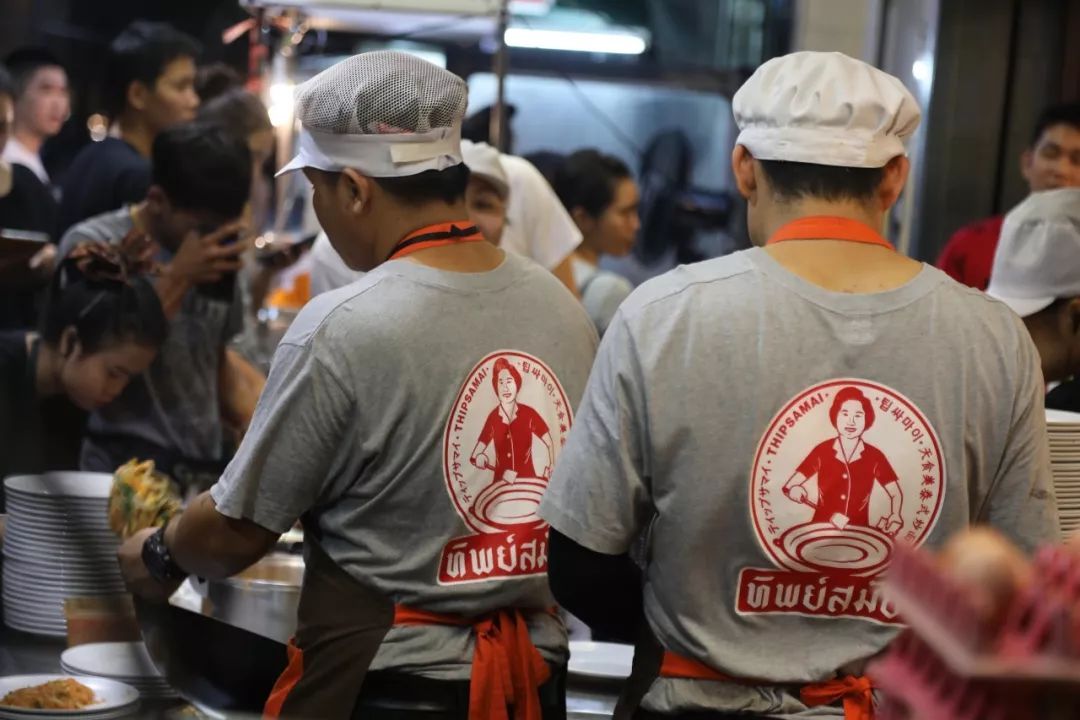 原创泰国最有名的炒面,店内天天爆满凌晨依然排长队,为什么叫鬼门?