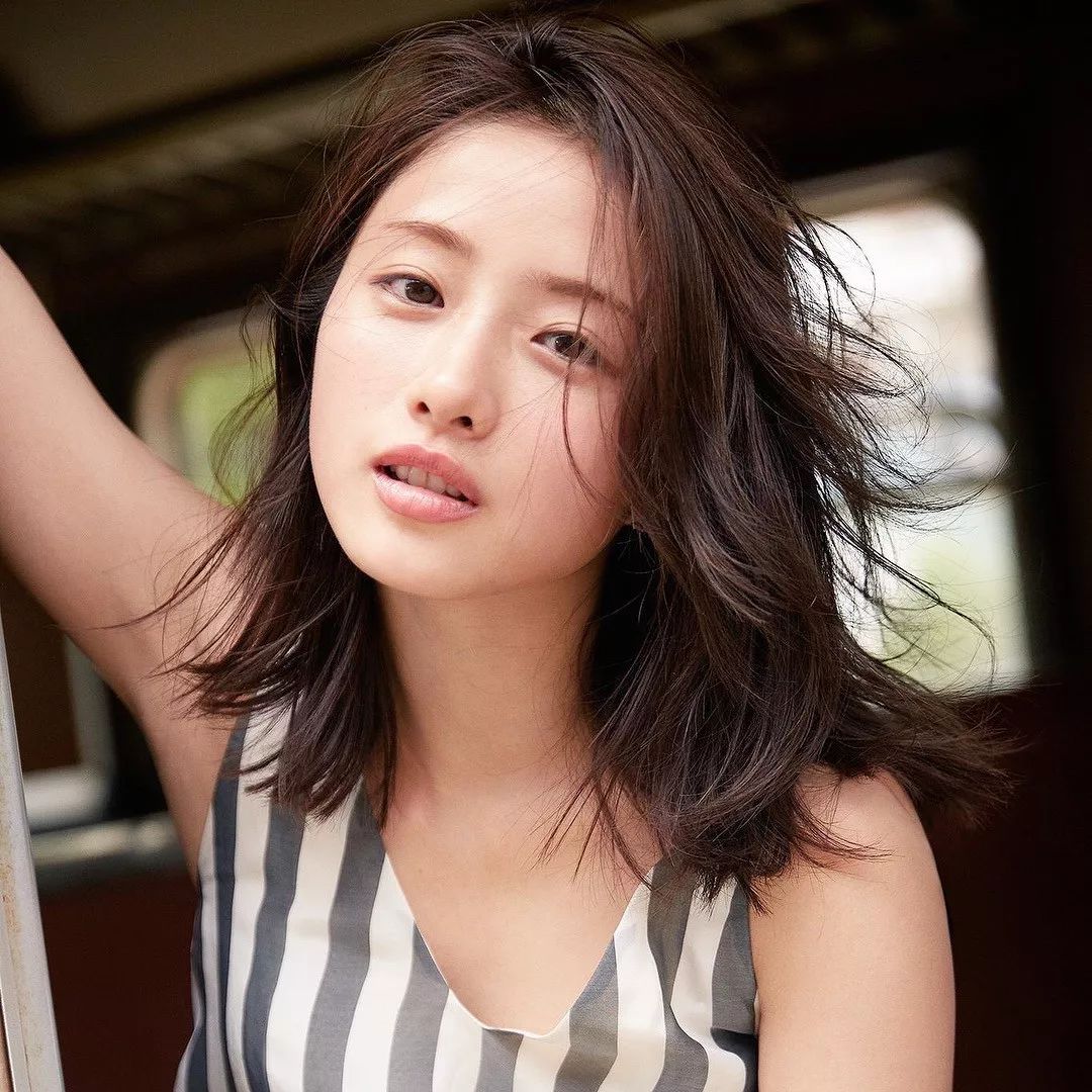 石原里美自曝曾患肿瘤身高157还是丑小鸭的她是如何逆袭的