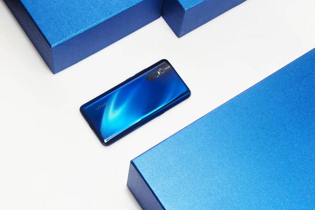 x27幻彩夏日就不一般,颜值党都服气_vivo