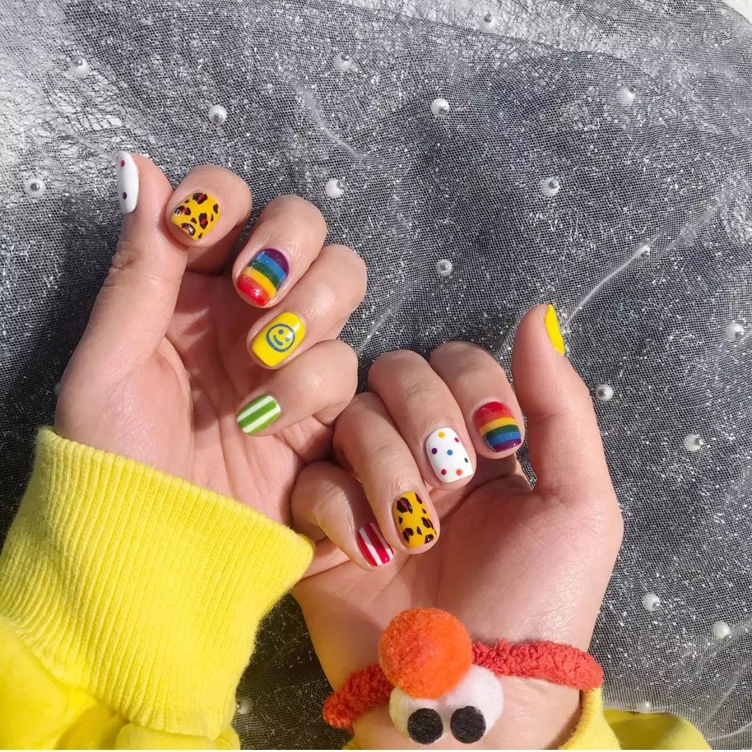 治愈系彩虹美甲少女心爆棚