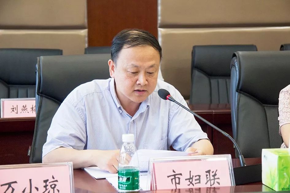 在调研座谈会上,省妇联发展部二级调研员俞慧敏介绍了此次调研工作的