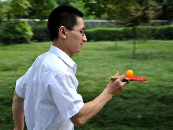 乒乓球接力趣味运动痛快娱乐一番尽情展现自我关于欢乐的一切想象让