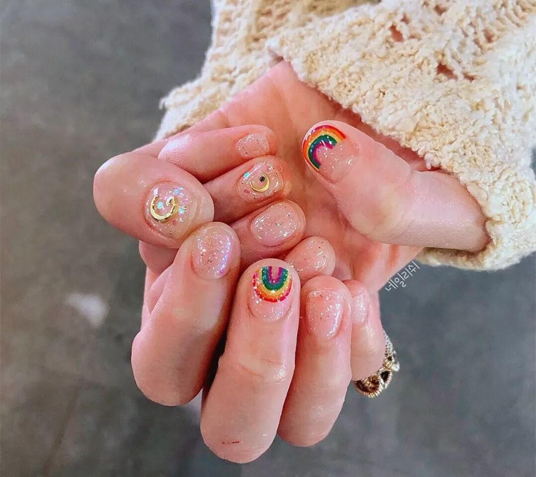 治愈系彩虹美甲少女心爆棚