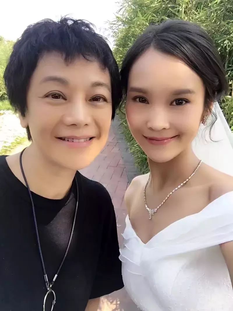 《心桥》饰演:袁小新(女一号) 《心迷宫》饰演;黄欢闺蜜 《与贼同屋》