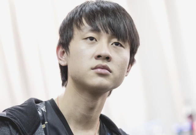 lolrng小明自曝至今单身的原因并不是因为只爱林允儿