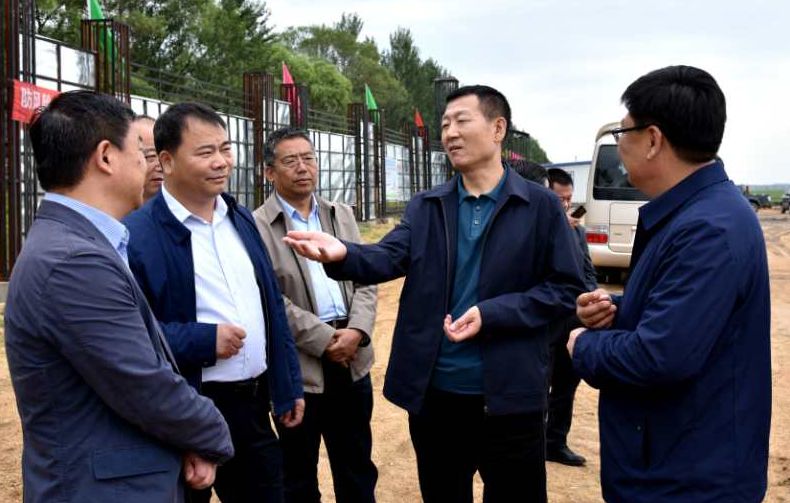 张常荣到鸡东县调研扶贫攻坚工作