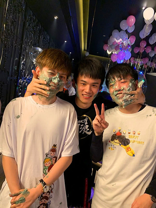 辰鬼生日场面巨大,仙阁,e星等队伍老成员齐聚,网友:都是回忆