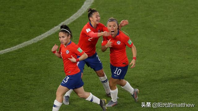 女足世界杯智利女足2比0胜泰国女足