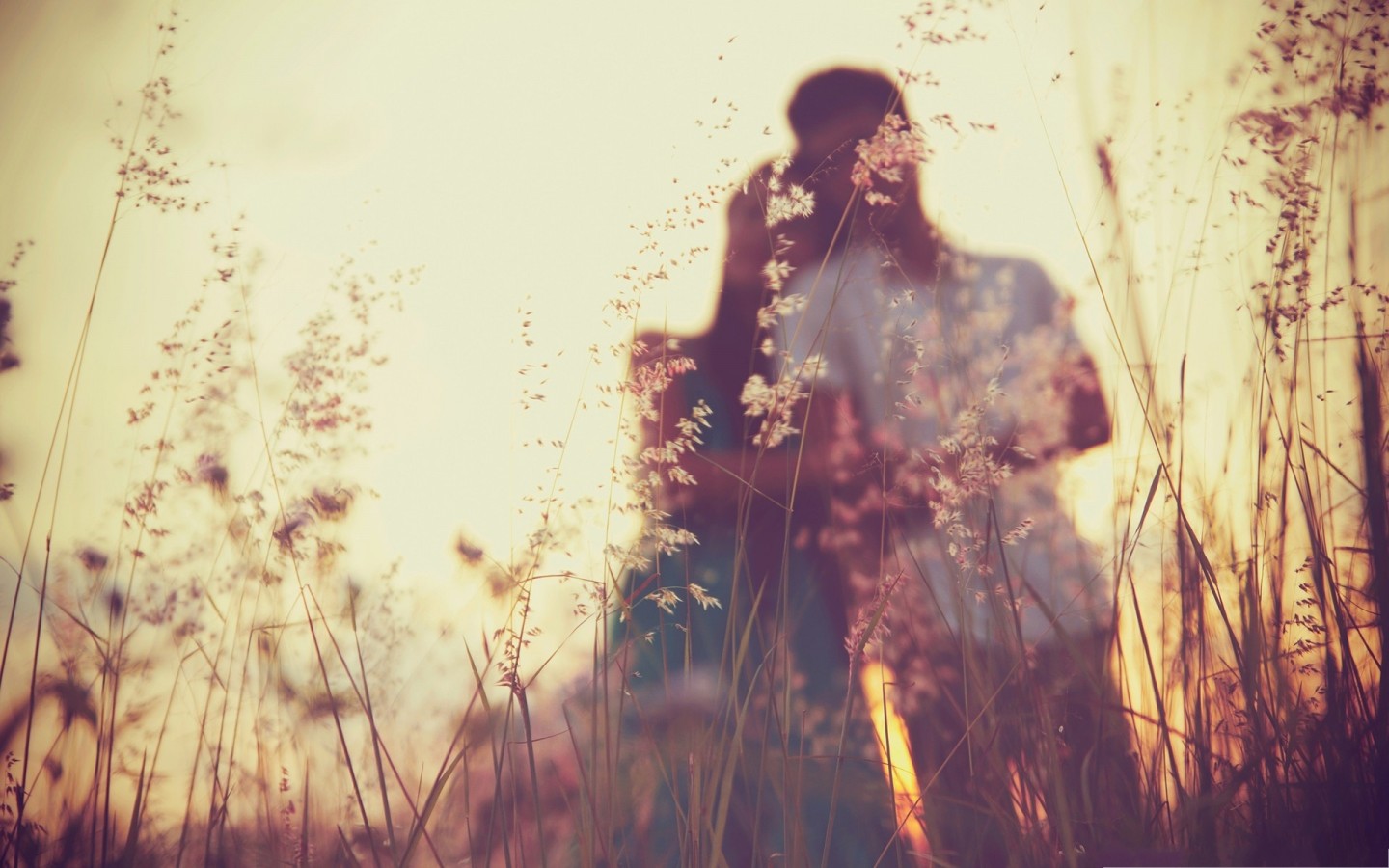 在婚姻中腹背受敌聪明的女人应该这么做