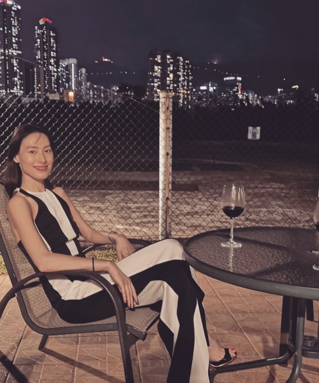 梁洛施的身高绝对是她的一大优势,身高172的她体重只有98斤,绝对是