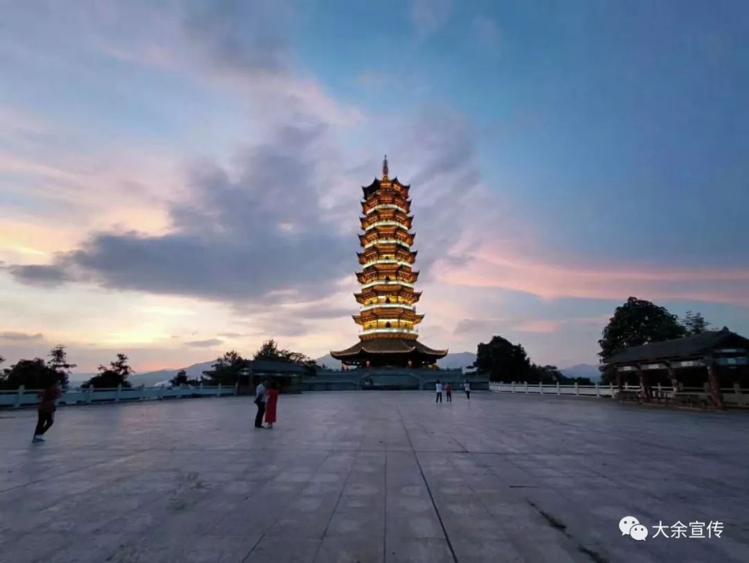 太美大余朋友圈被晚霞刷屏你有看到吗