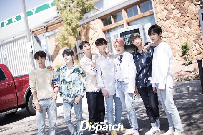 美貌最新弹:d社再次更新了防弹在美国街头组图!_少年团