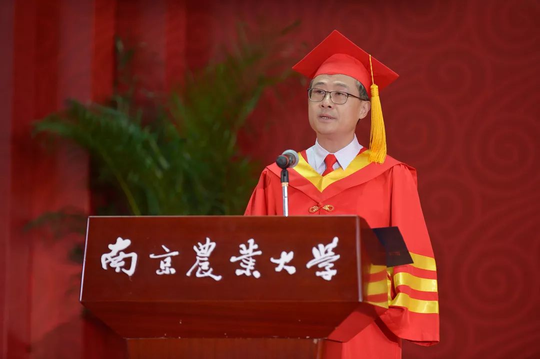 钟甫宁 来自搜狐网