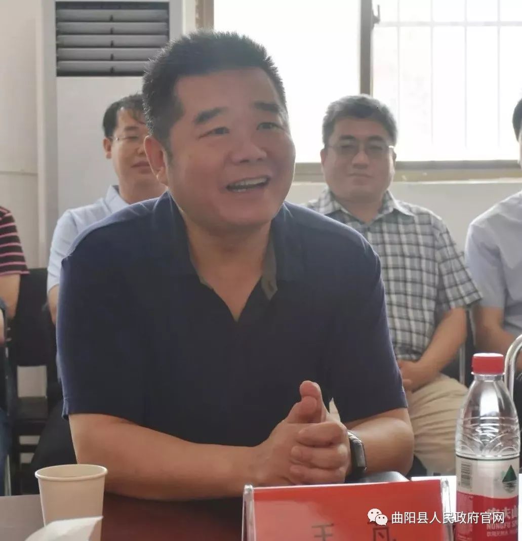 县委,县政府对河北经贸大学党委书记董兆伟一行到曲阳县举行精准扶贫