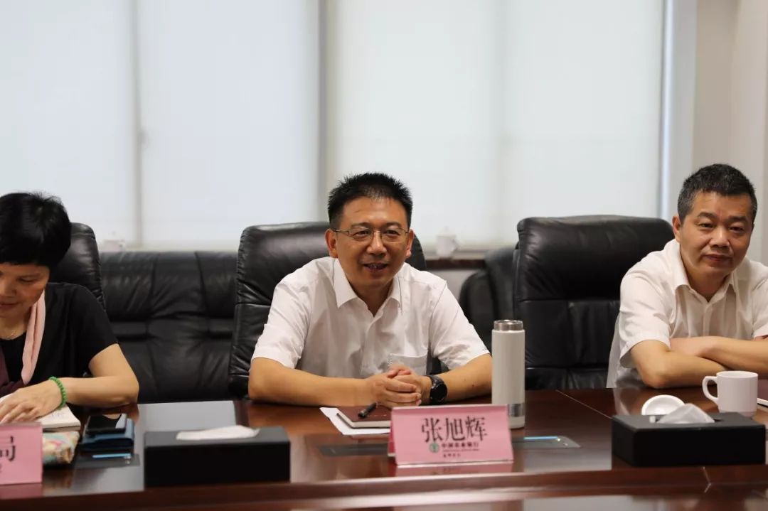 张旭辉在企业开展三服务活动时强调推动政银高水平高质量合作做实做细