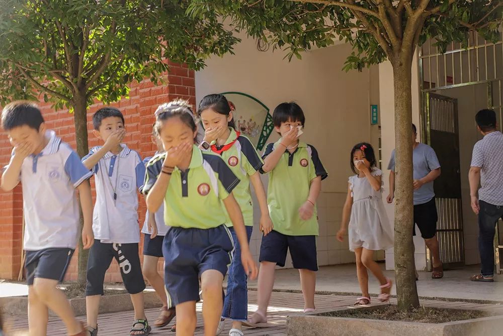 防患未"燃"| 常宁莲花小学积极开展消防演练 切实筑牢安全防线