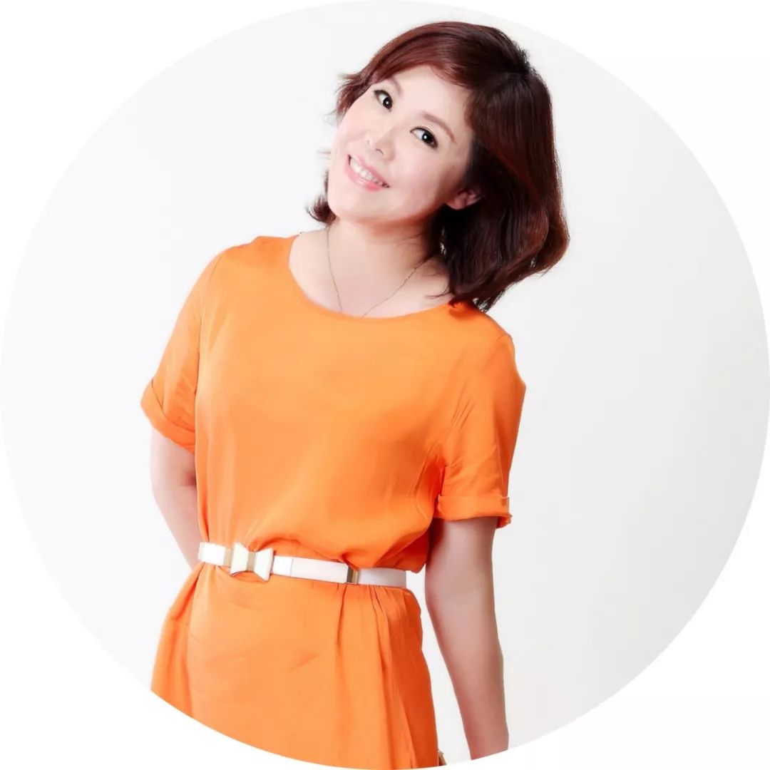 周咏:广东广播界著名主持人,广州地铁女声配音,全国百优节目主持人.