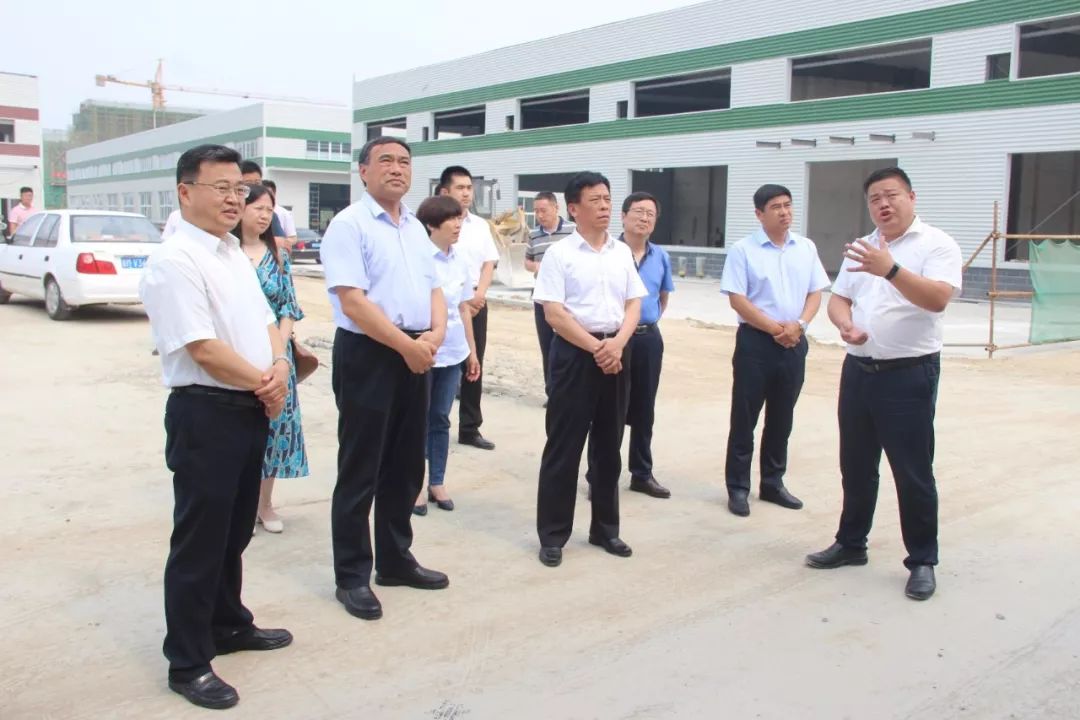 滨州市委党校常务副校长丁海堂,省派沾化下洼镇乡村振兴服务队队长郭