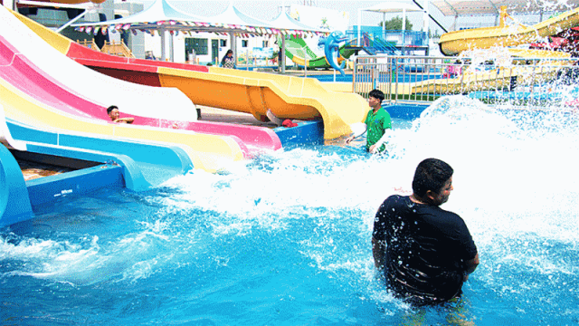 连云港最嗨水上乐园陪你过暑假15元起抢灌云潮河湾梦幻水世界预售票