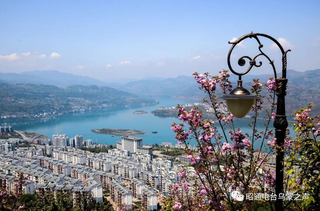 【壮丽70年·奋斗新时代】金沙江畔崛起的绥江新城:形与心的重塑_县城