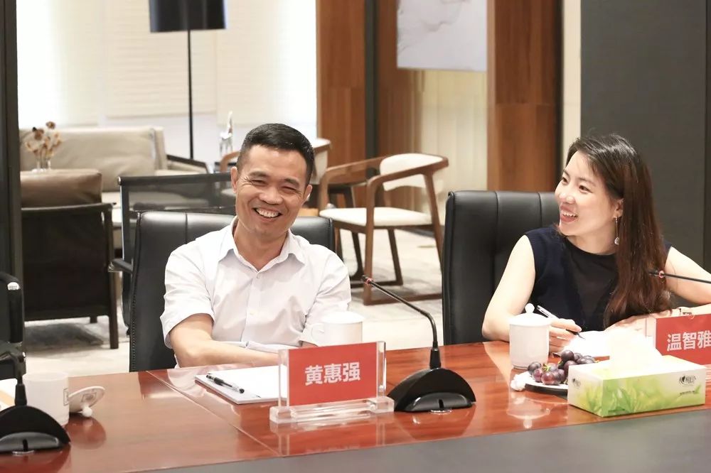 温纯青古少明黄仕坤等客商代表团一行参访欧派家居集团