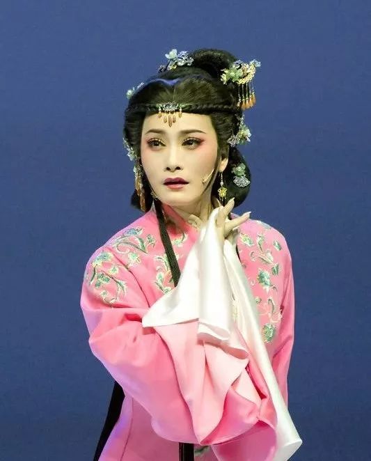 绍演轻喜剧│两朵"梅花"吐清香,越音清扬绽芳菲_越剧